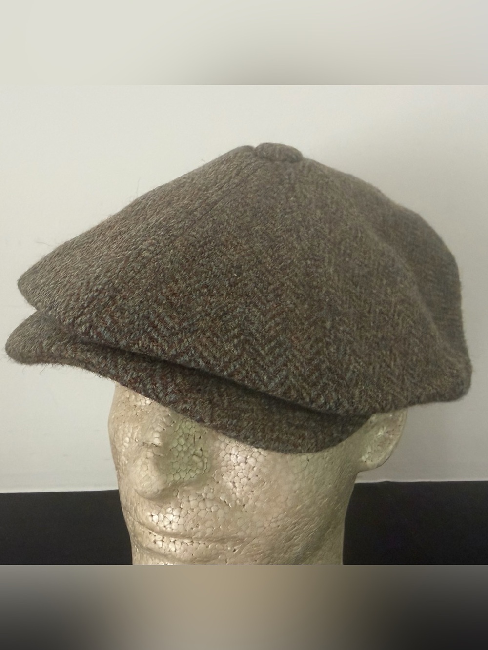 Traditional British “Peaky Blinders” Cap. Size L-XL. Wool Tweed. New w/o Tags.